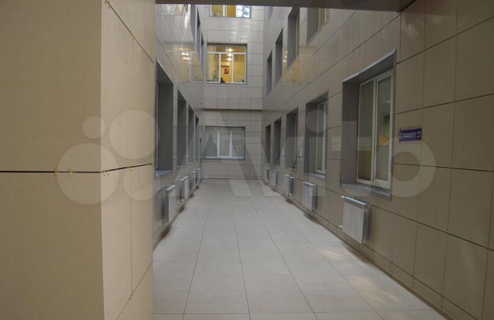 Здание, 10000 м²