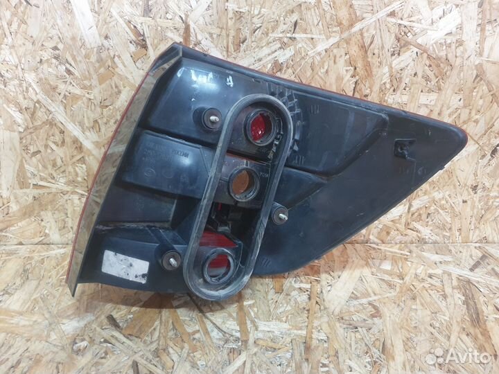 Фонарь задний левый VAZ LADA Granta 2011