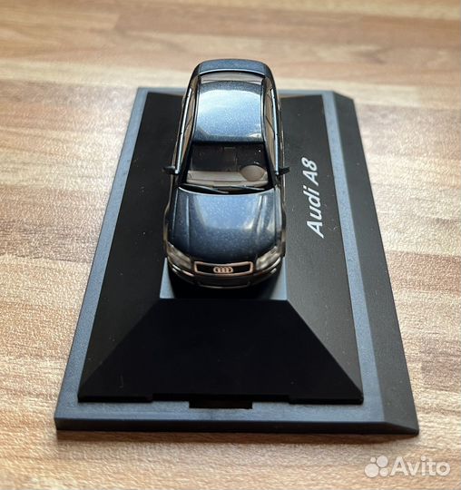 Audi A8 модель 1:87 authentic collection