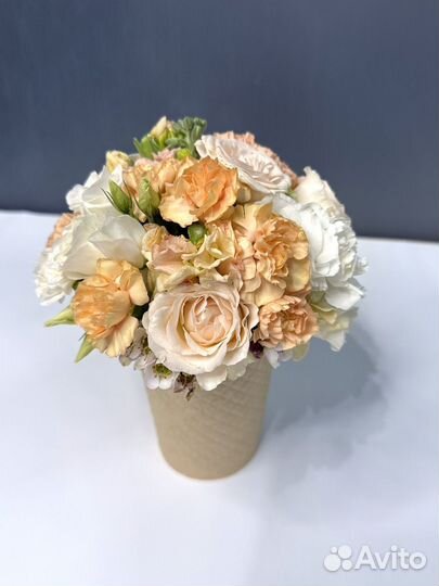 Букет из кремовых роз