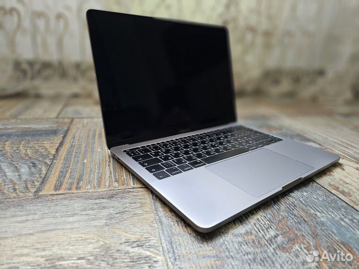 Apple MacBook Pro 13 2017 8GB + Magic Mouse 2