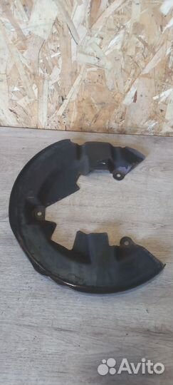 Пыльник тормозного диска передний левый Kuga 2 CBS