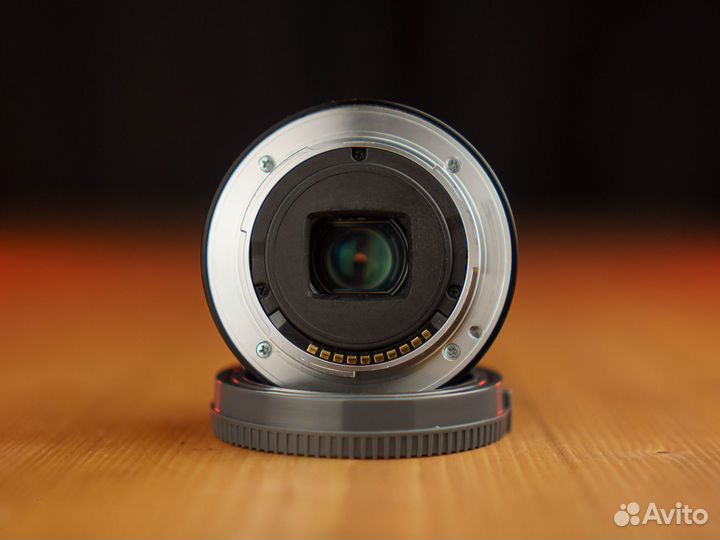 Sony 20mm f/2.8 (Sony E APS-C)