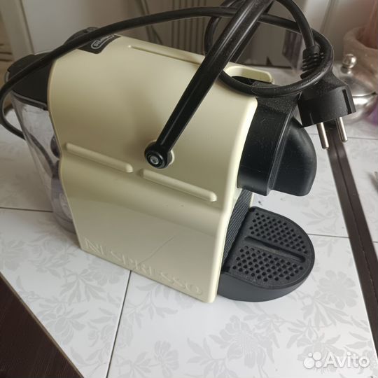 Кофеварка капсульная nespresso delonghi