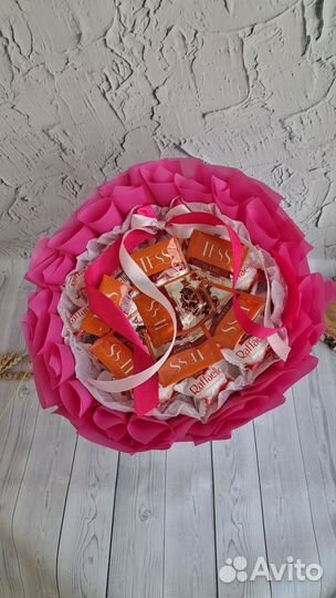 Букет из рафаэлло с чаем