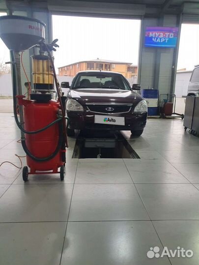 LADA Priora 1.6 МТ, 2010, битый, 340 000 км