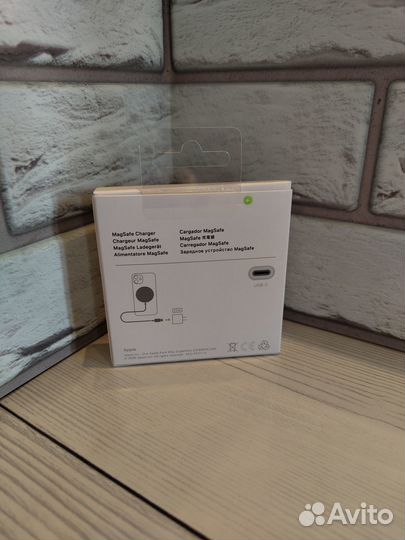 Беспроводная зарядка Magsafe Charger (новый)