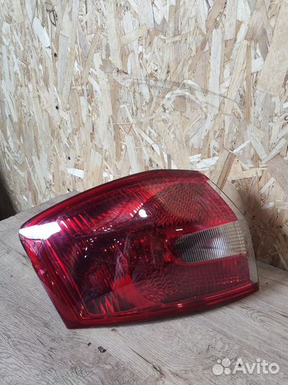 Фонарь задний левый Ford Kuga 1