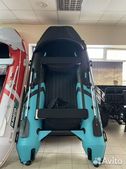 Лодка Gladiator 380 PRO