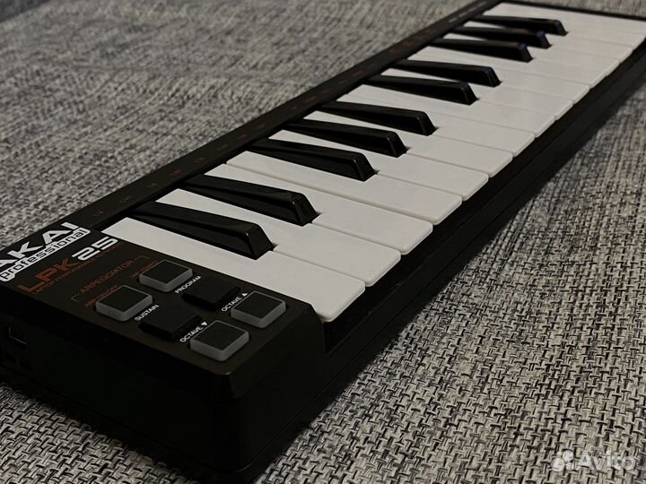 Midi клавиатура Akai professional LPK25