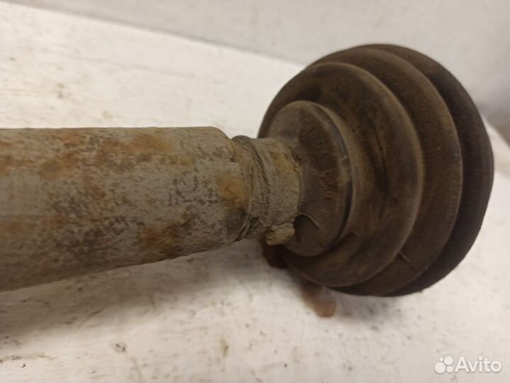 Привод передний правый