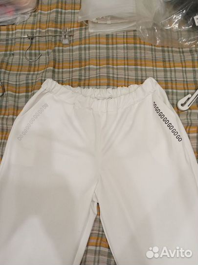 Спортивный женский костюм