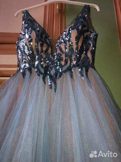 Вечернее платье