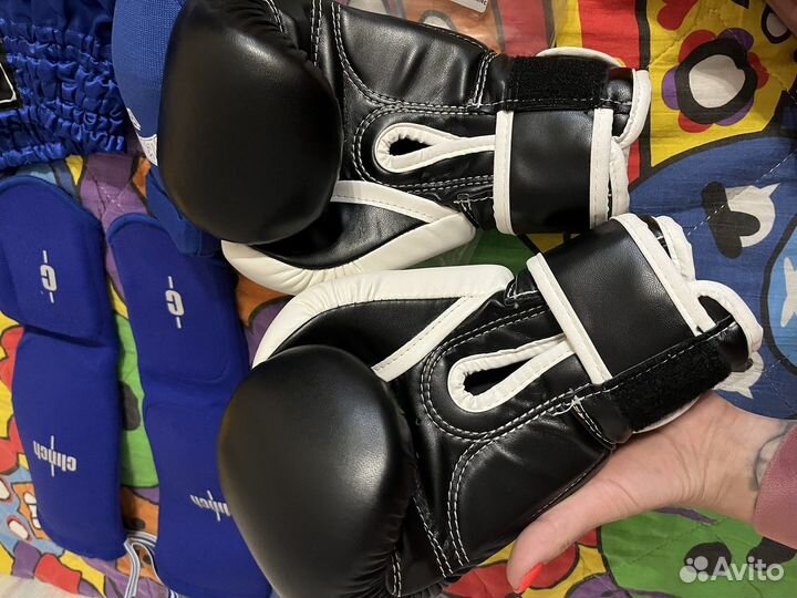 Шлем перчатки защита шорты для бокса