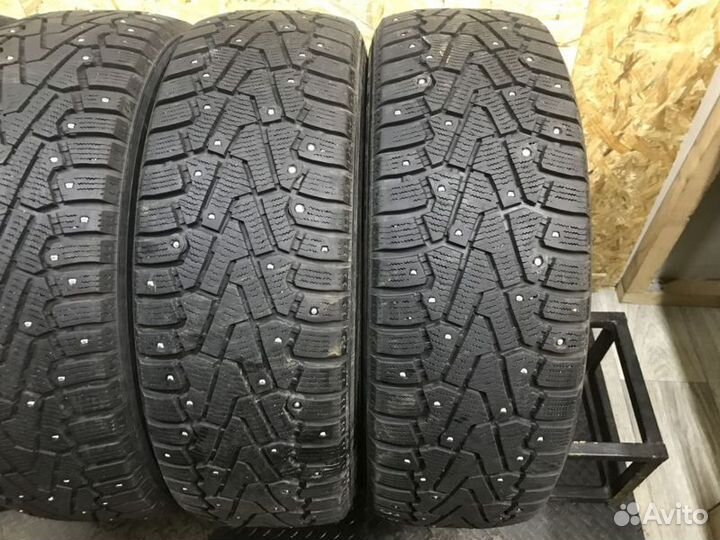 Pirelli Ice Zero 215/70 R16 104T