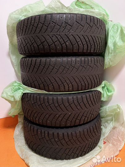 Dezent TE, Michelin X-Ice North 4