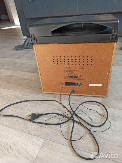 Музыкальный центр с виниловым проигрывателем