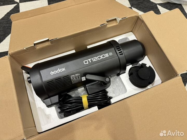 Godox QT1200III M