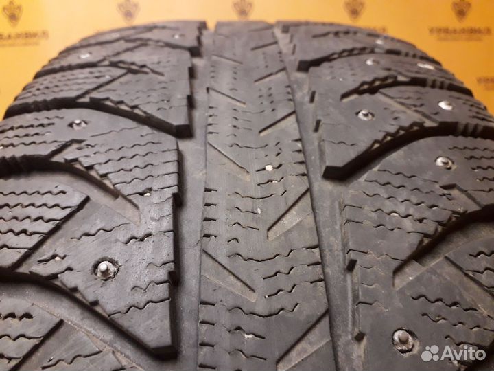 Bridgestone Ice Cruiser 7000 215/60 R17