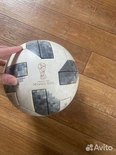 Футбольный мяч adidas telstar fifa 2018
