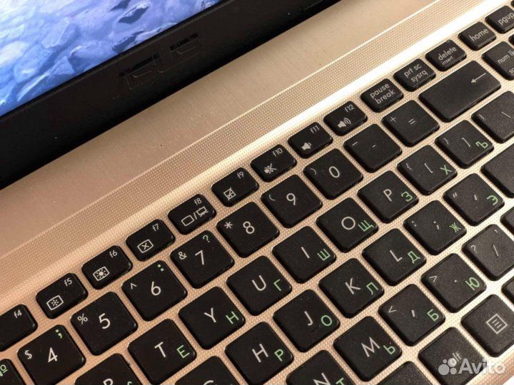 Ноутбук для работы и игр 4 ядра/8GB озу