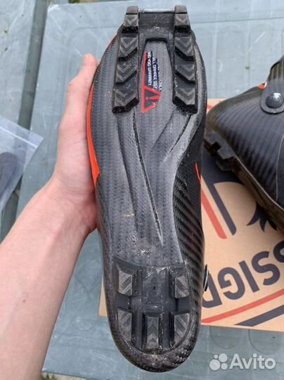 Лыжные ботинки