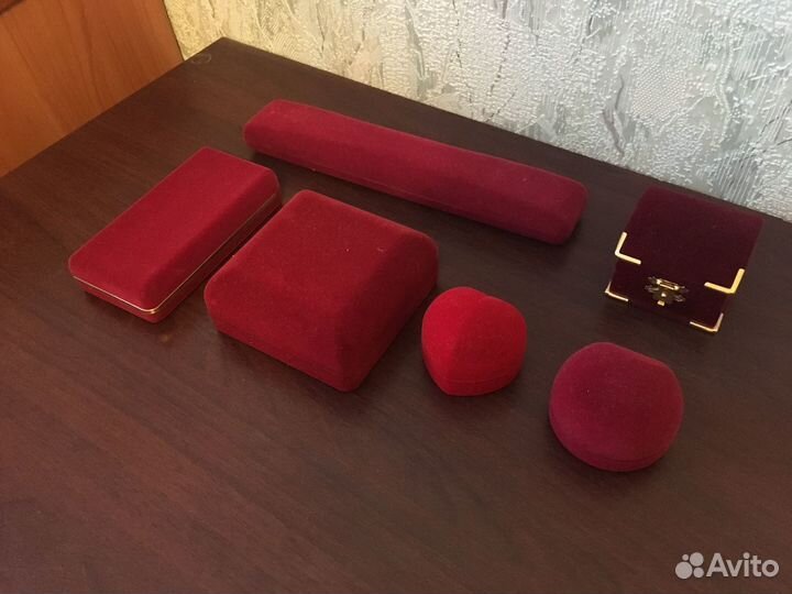 Подарочная коробка