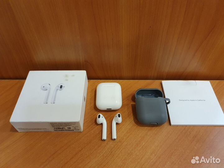 Наушники AirPods (1го поколения)