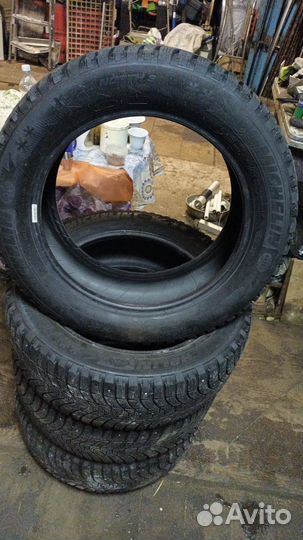 Michelin X-Ice North 3 235/50 R17