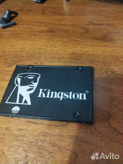 Жёсткий диск SSD 256gb Kingston