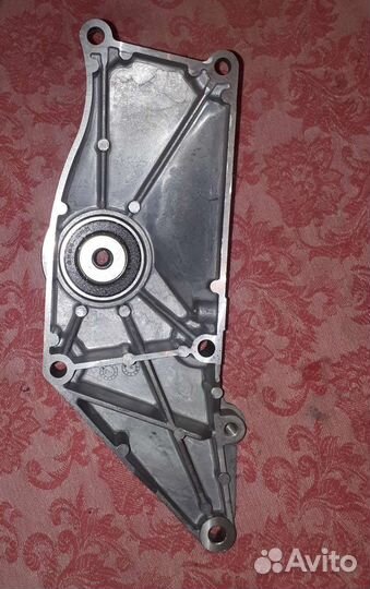 Кронштейн вентилятора на мерседес 124, 104,320Е