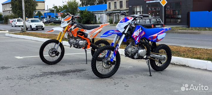 Atom sssr 125L 1714 Atomic Orange 3