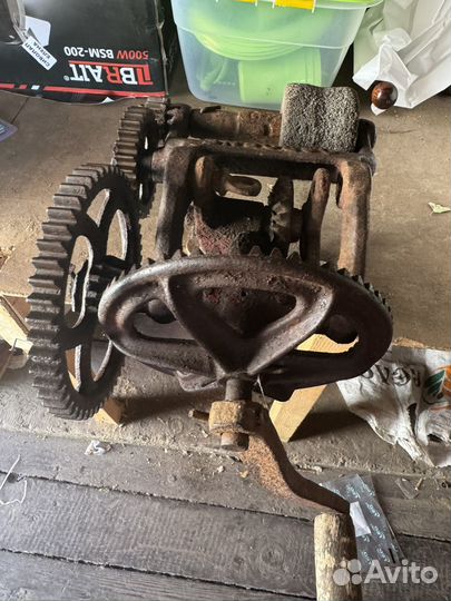 Наждачный станок