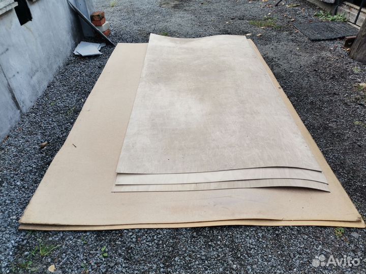 Два листа двп, три листа фанеры