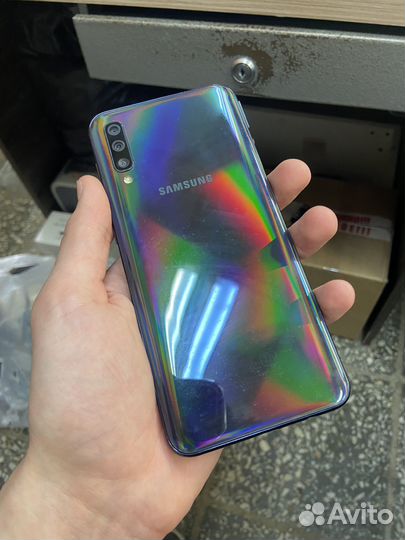 Samsung Galaxy A50, 4/64 ГБ