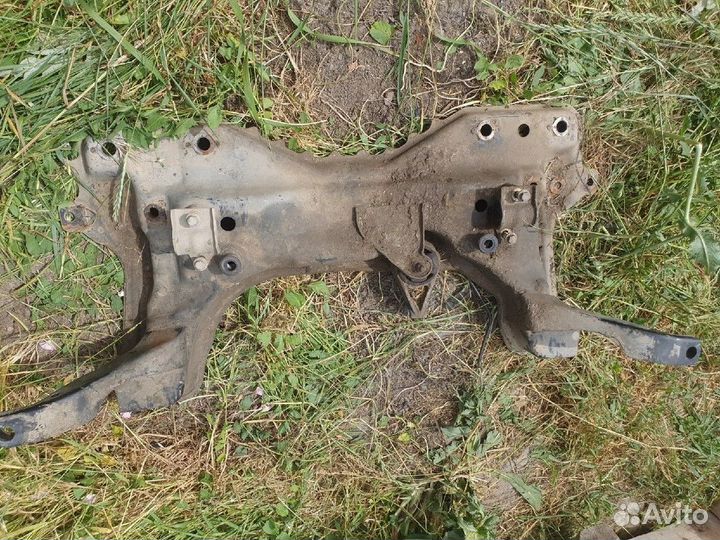 Ford Focus 1 подрамник передний 1812821