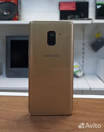 Samsung Galaxy A8+, 4/32 ГБ