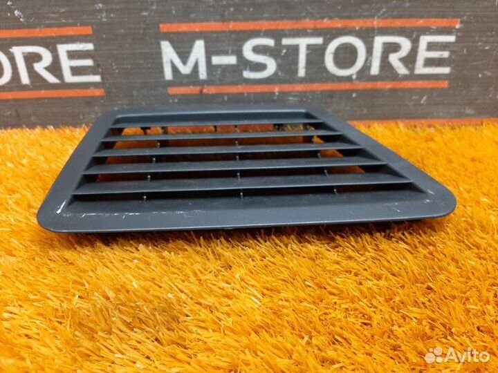 Дефлектор воздушный задний правый Mercedes-Benz