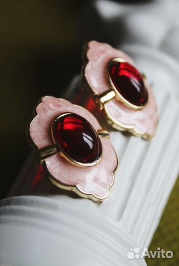 Серьги с гранатовыми вставками винтаж ный стиль