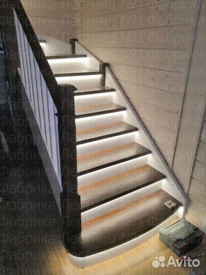 Лестница из массива дерева