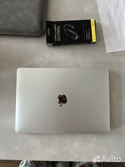 MacBook Pro 13 M2 8/512 gb silver