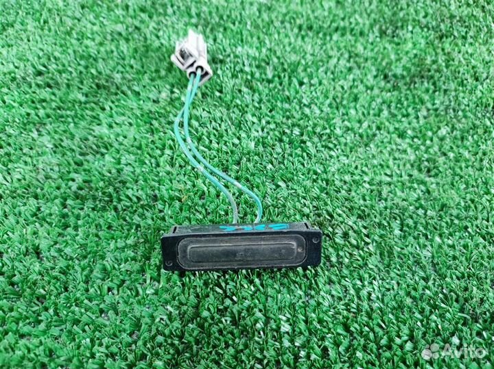 Кнопка багажника Nissan Qashqai J10 2008