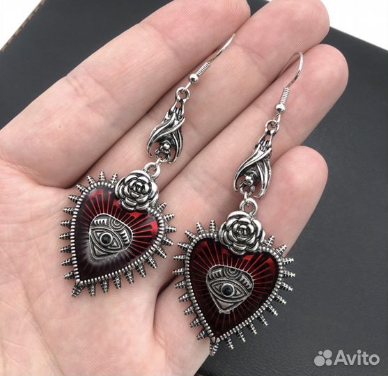 Сережки и подвески в готическом стиле