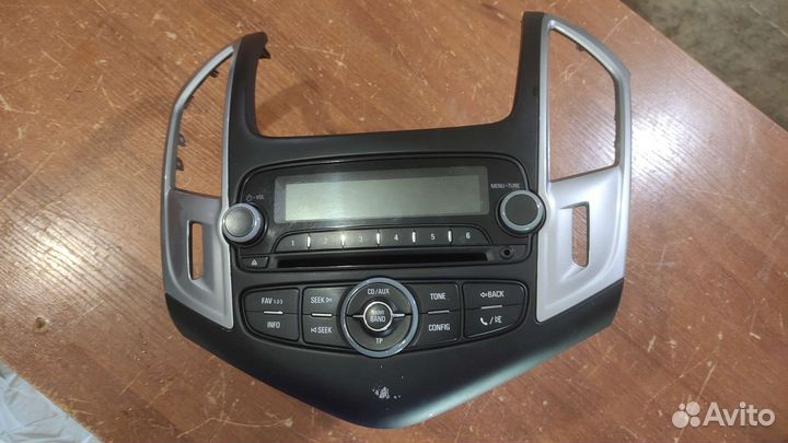 Авто магнитола штатная на Chevrolet cruze