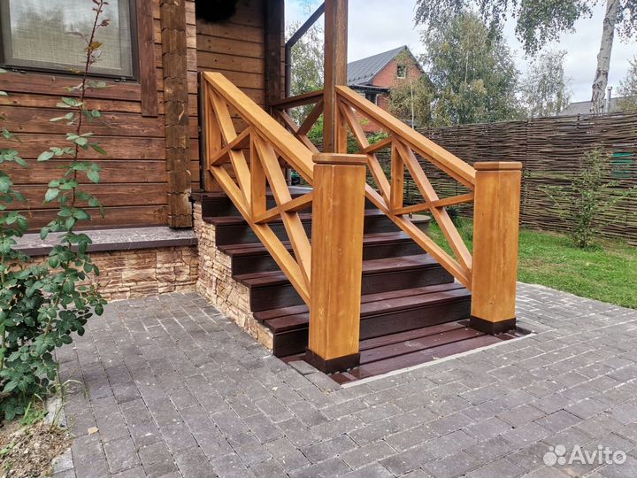 Крыльцо деревянное (перила)