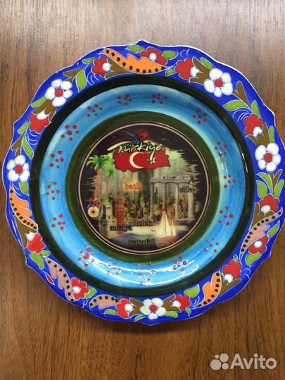 Настенная тарелка