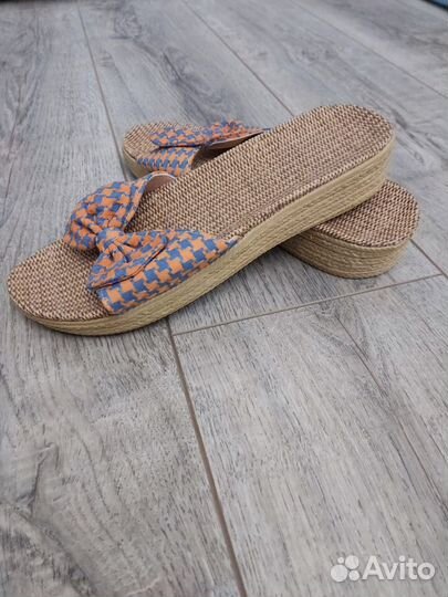 Женские домашние тапочки