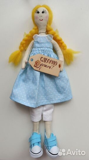 Кукла ручной работы с одеждой