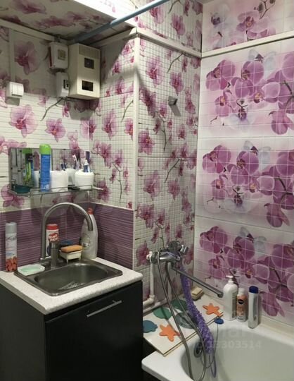 Комната 18 м² в > 9-к., 2/4 эт.