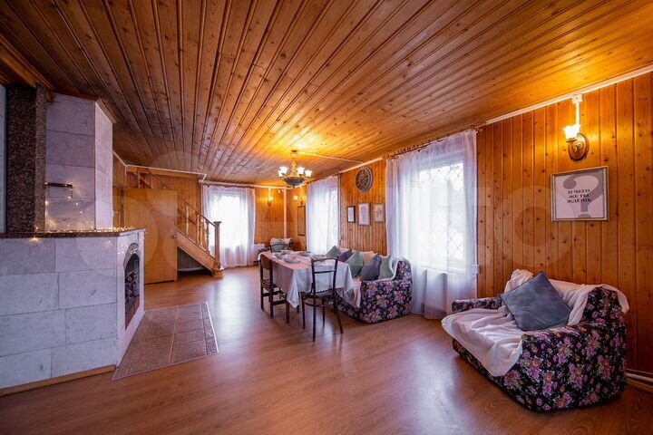 Дом 195 м² на участке 7 сот.